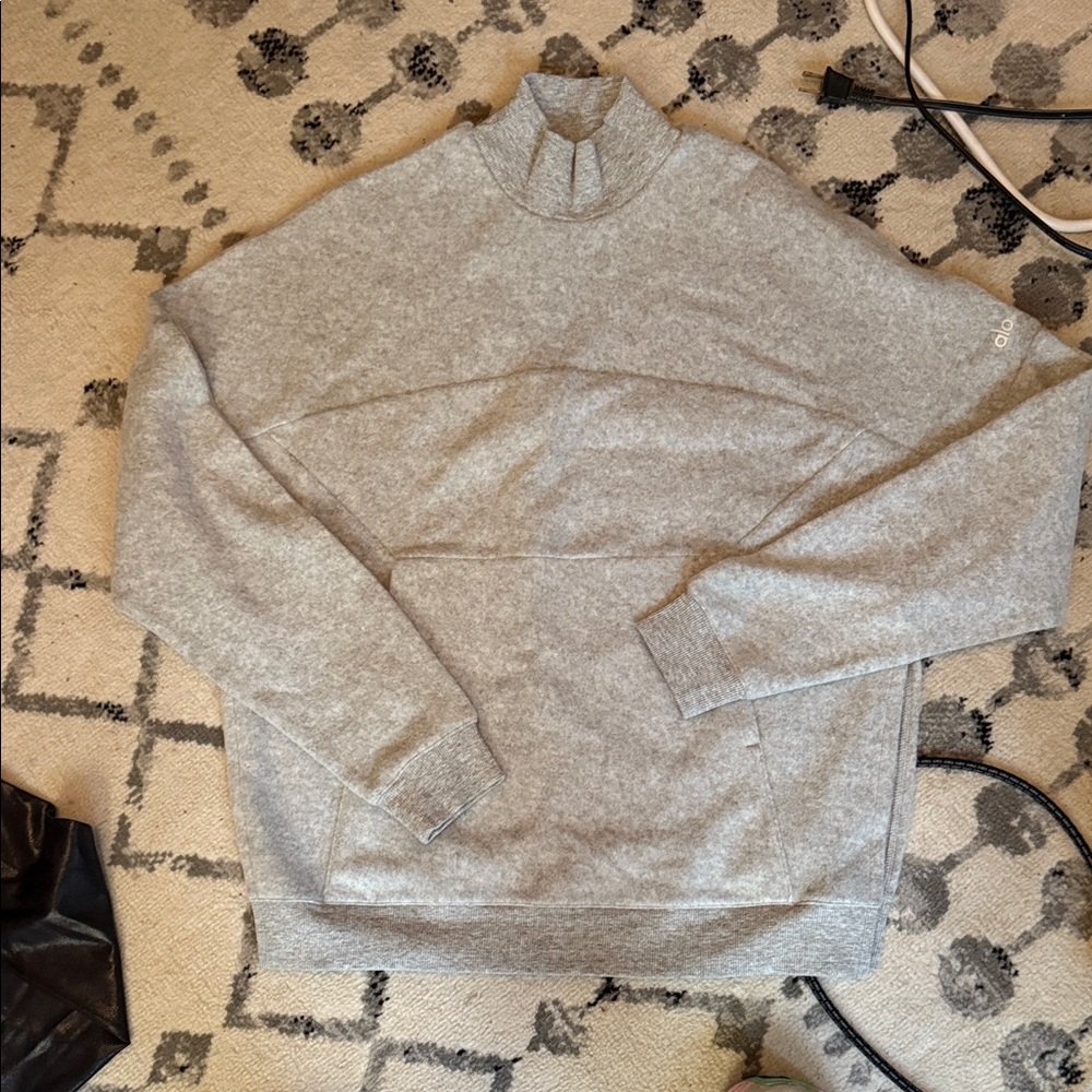ALO Yoga Gray Women's Sweatshirt